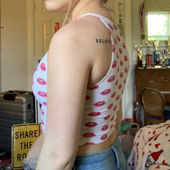 American Apparel lips halter cropped tank - Picture 2 of 5